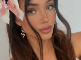 BellaSophiaSky's Live sex porn Profile Image